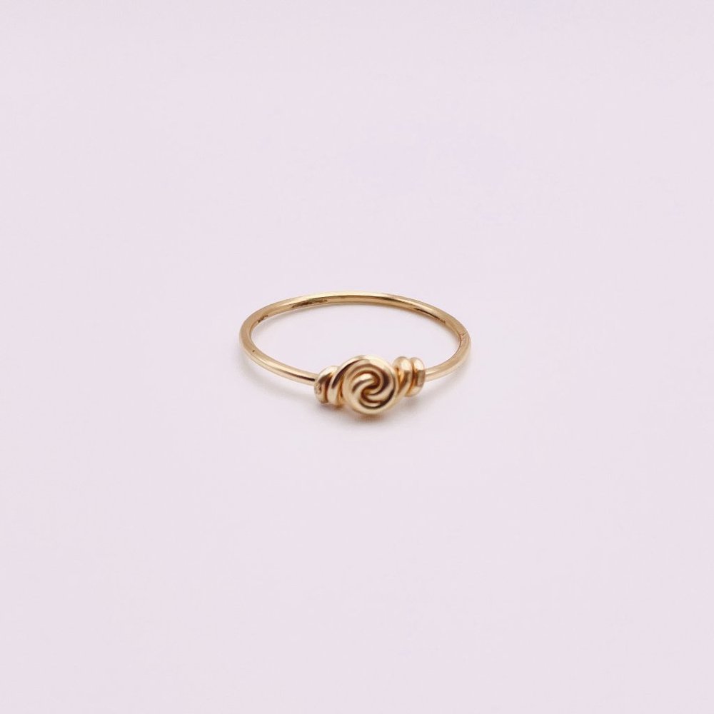 rose twisted knot pale gold wire ring handmade